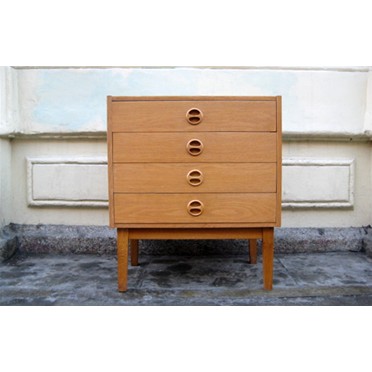 Oak Chest of Drawers